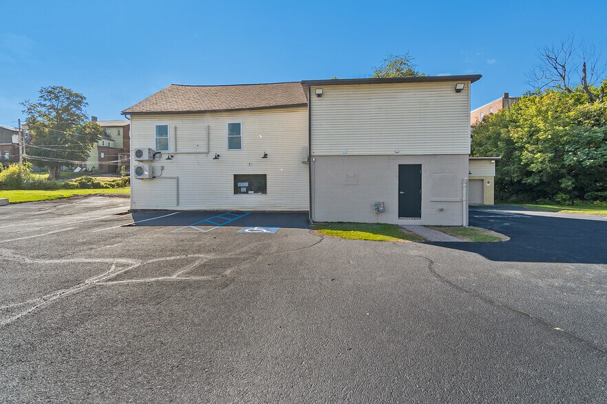 More Photos Of 206 N Sgt Stanley Hoffman Blvd, Lehighton Office Residential For Lease