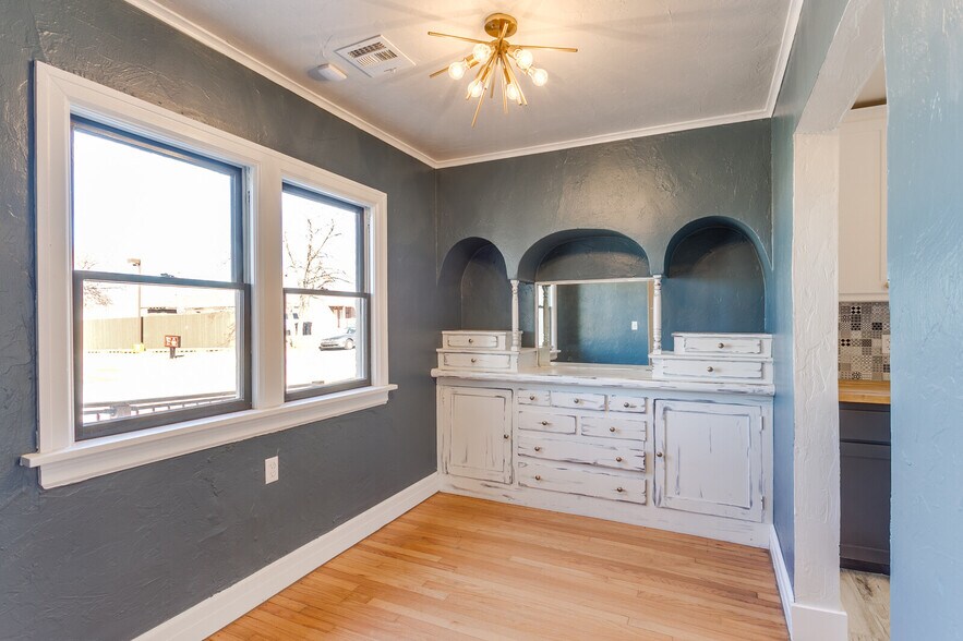 More Photos Of 608 E Eubanks St, Oklahoma City Office For Sale