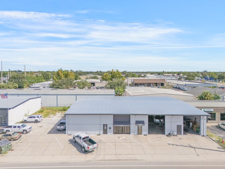 More Photos Of 1925 12th St, Sarasota Light Manufacturing For Lease