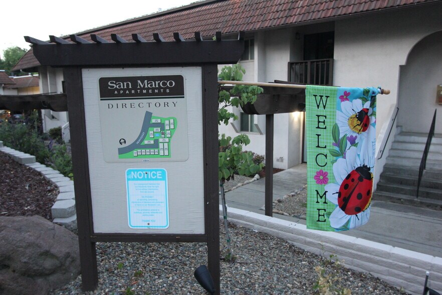 More Photos Of 1327 Montego, Walnut Creek Apartments For Sale