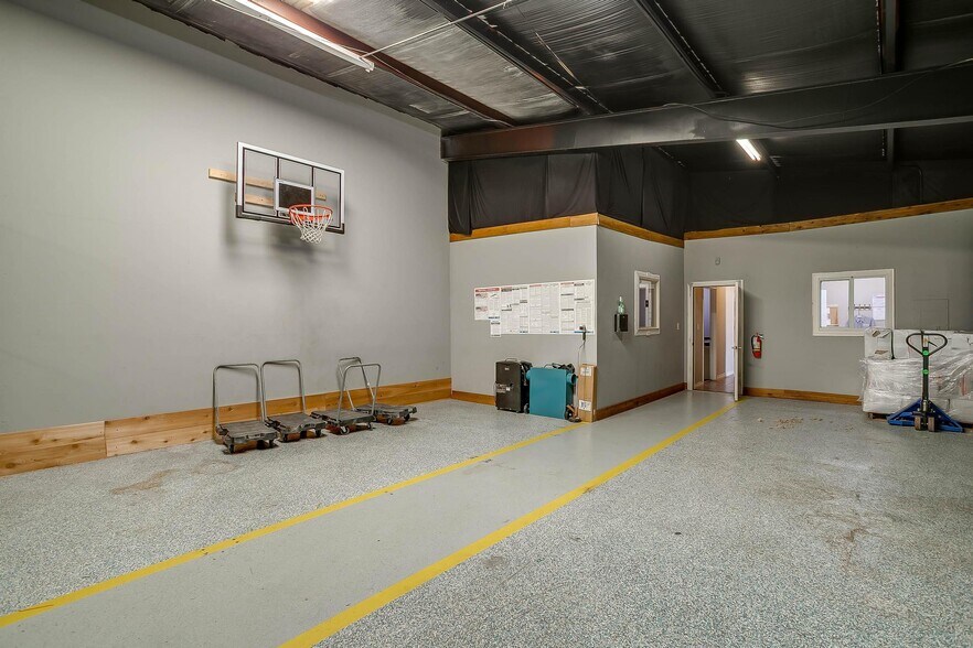 More Photos Of 110 Gotcher Ave, Lake Dallas Warehouse For Sale