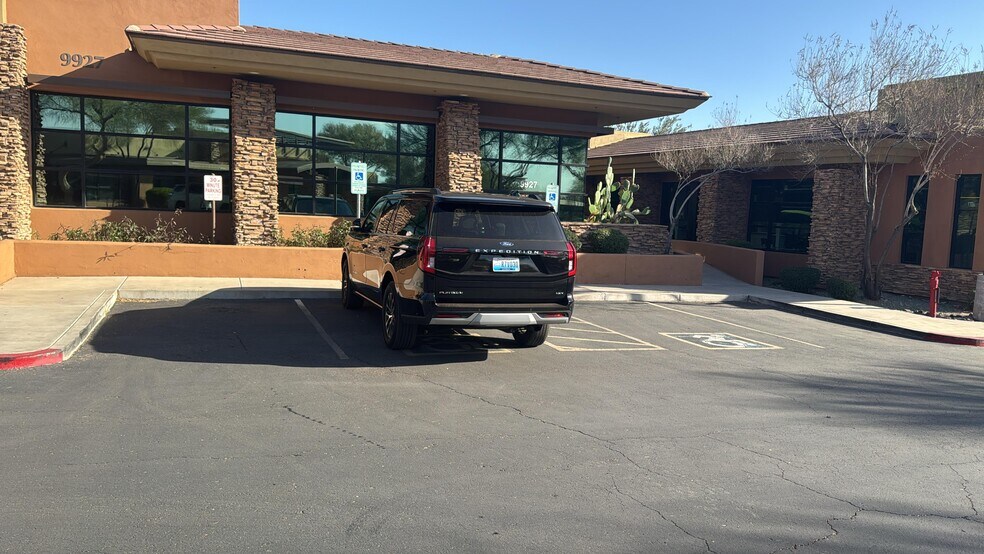 More Photos Of 9927 E Bell Rd, Scottsdale Medical For Lease