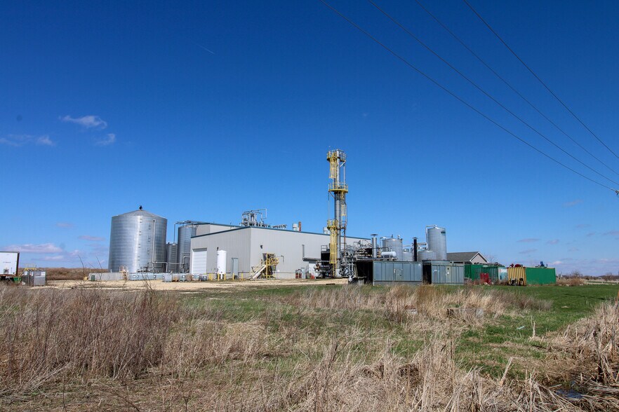 More Photos Of 5640 44th Ave S, Clinton Industrial For Sale