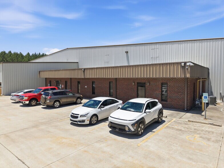More Photos Of 1526 S Brightleaf Blvd, Smithfield Warehouse For Lease