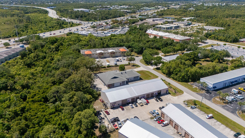 More Photos Of 1556-1578 SE South Niemeyer Cir, Port Saint Lucie Warehouse For Sale