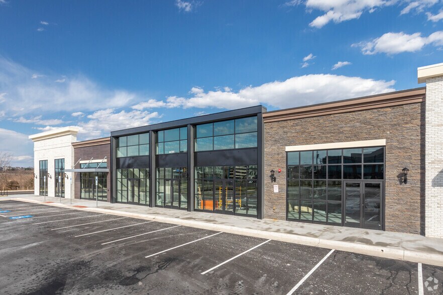 More Photos Of 44795 Dulles Overlook Dr, Ashburn General Retail For Lease