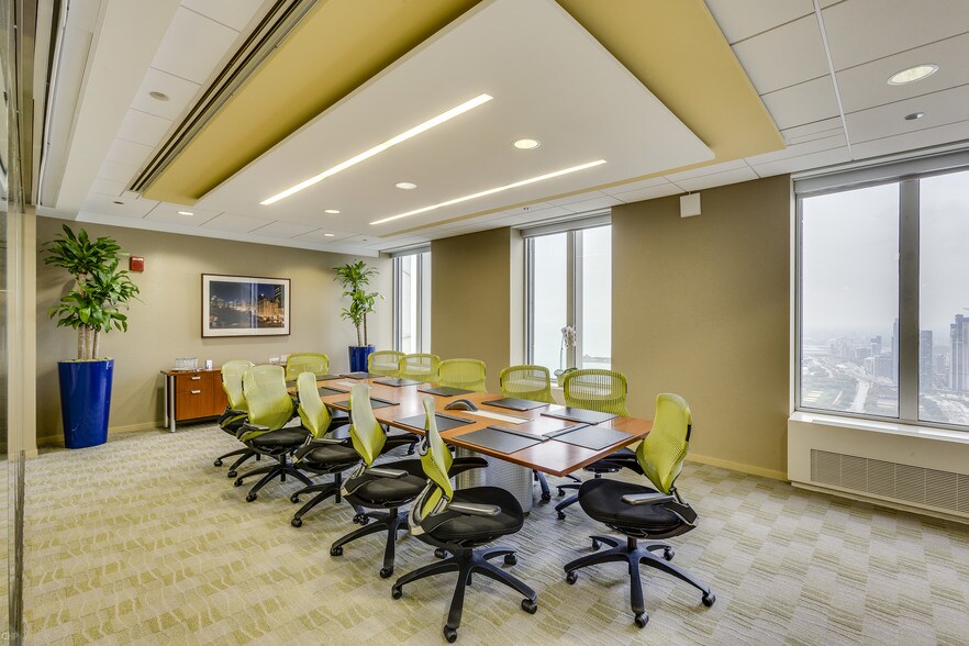 More Photos Of 200 E Randolph St, Chicago Office For Lease
