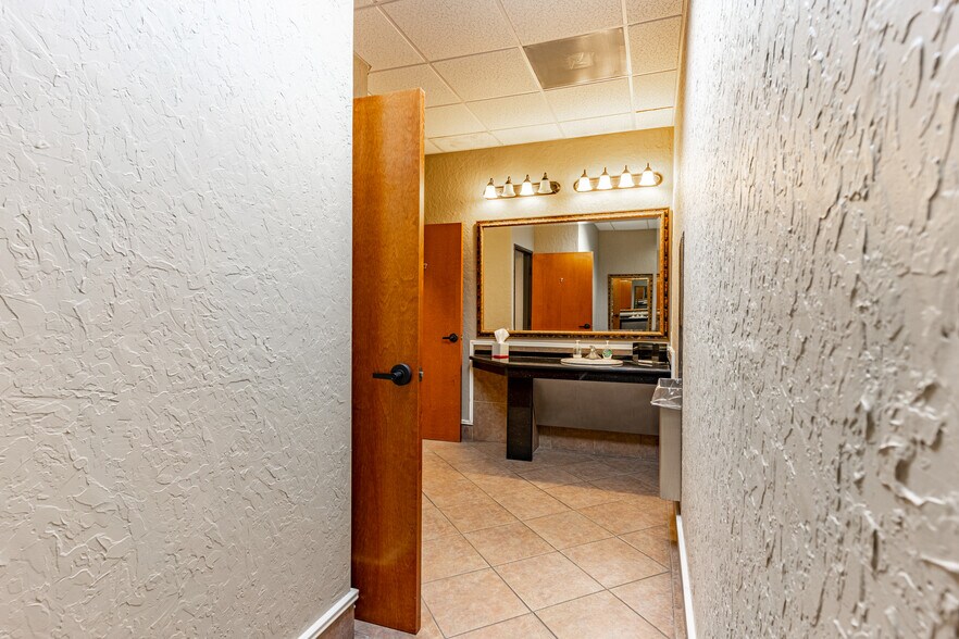 More Photos Of 205 E US Hwy 80, Forney Office Residential For Lease