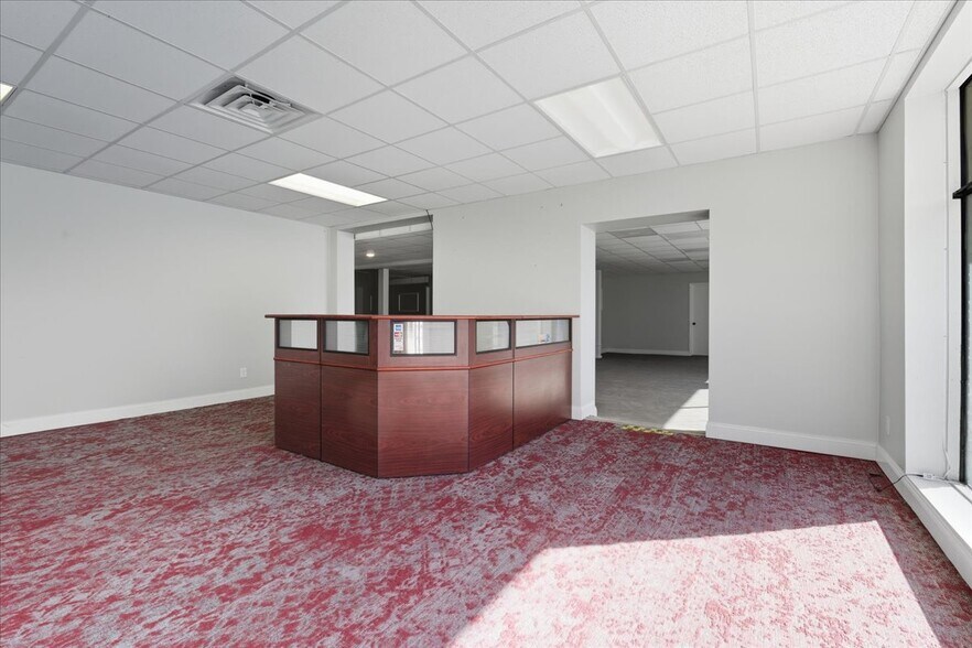 More Photos Of 778 Westover Dr, Danville Flex For Sale