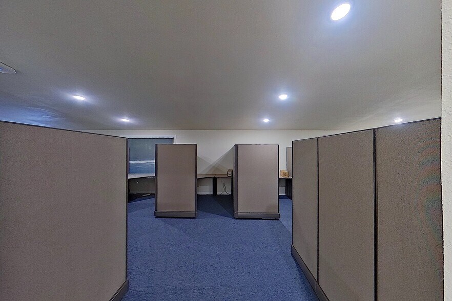 More Photos Of 26519 Oak Ridge Dr, Spring Storefront Retail Office For Sale