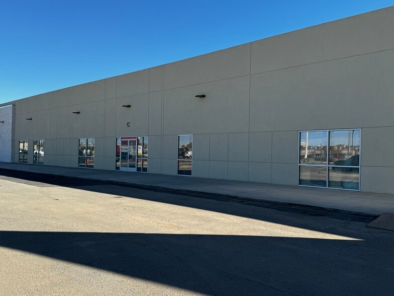 More Photos Of 5400 Alameda Ave, El Paso Hospital For Lease