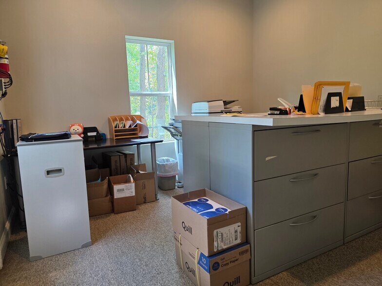 More Photos Of 181 Bluffton Rd, Bluffton Office For Lease