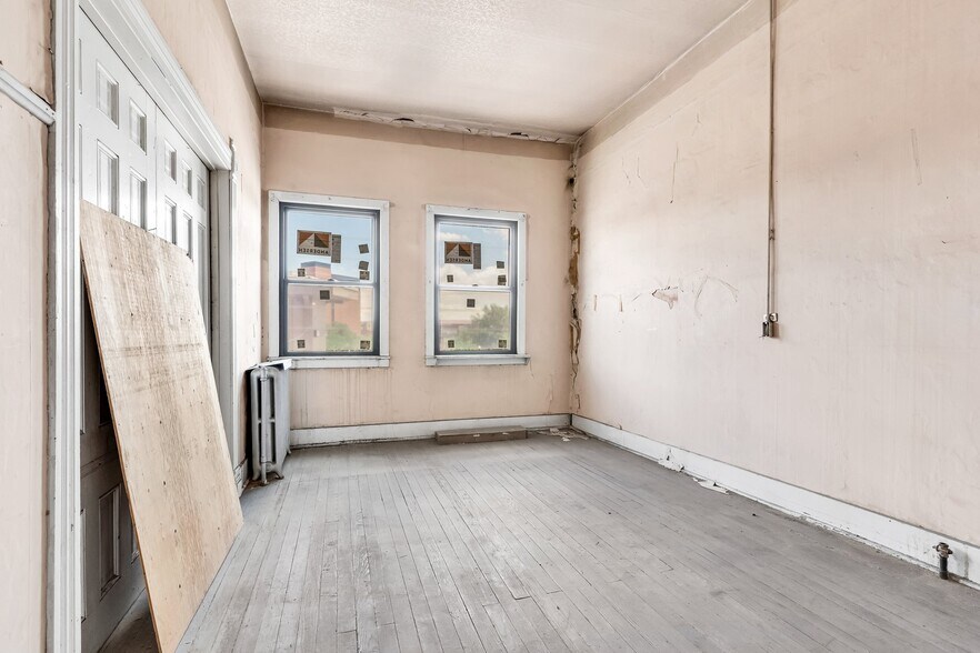 More Photos Of 111-117 Central Plz, Pueblo Storefront Retail Residential For Sale