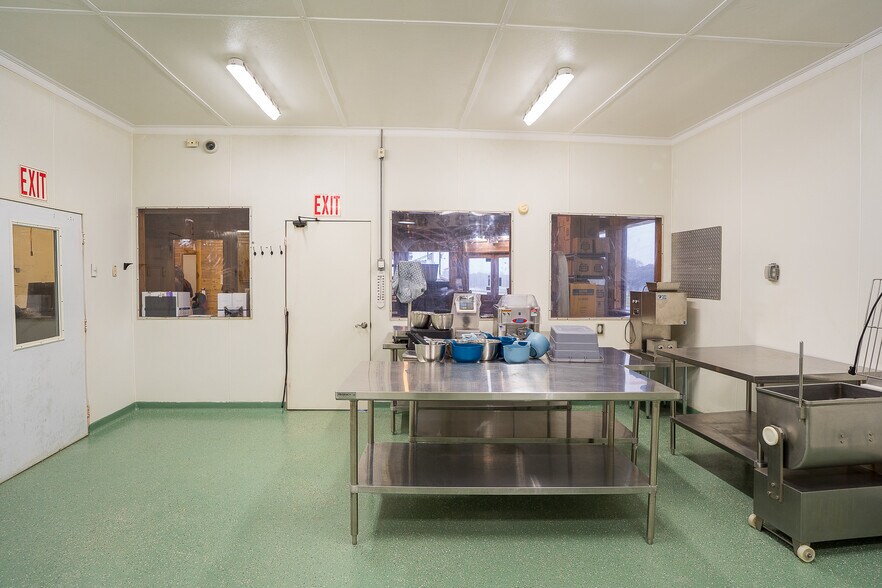 More Photos Of 13637 US Highway 287 N, Grapeland Food Processing For Sale