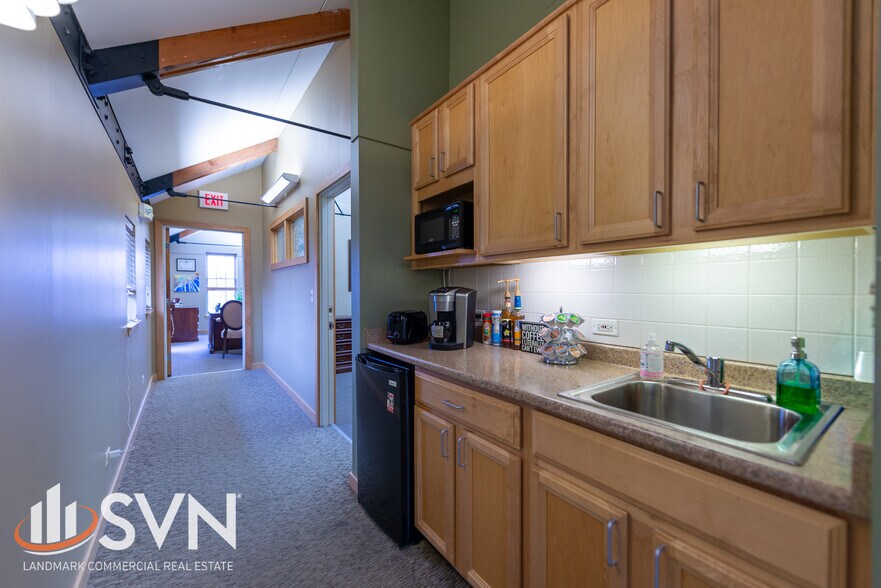 More Photos Of 22 W State St, Geneva Office For Sale