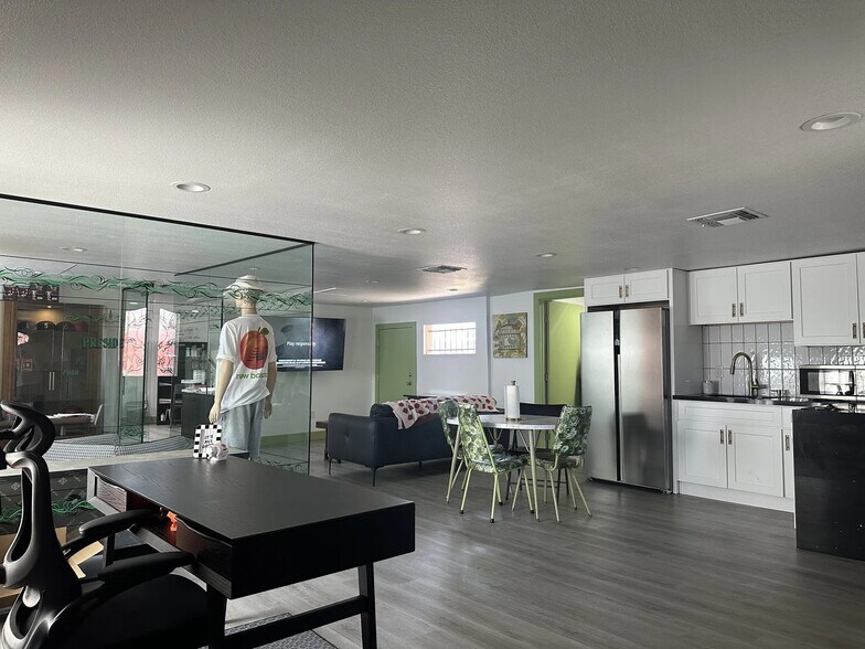 More Photos Of 2204-2206 W Indian School Rd, Phoenix Office For Sale