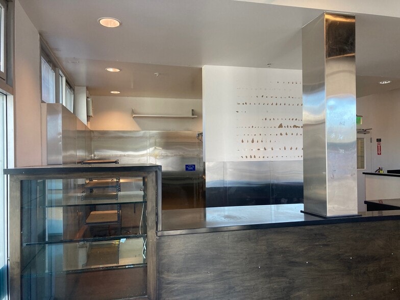 Primary Photo Of 555 19th St, Oakland Apartments For Lease