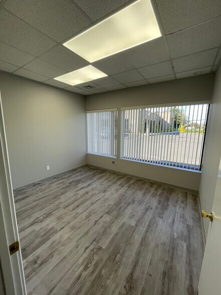 More Photos Of 189 (NYS) Route 25, Riverhead Medical For Sale