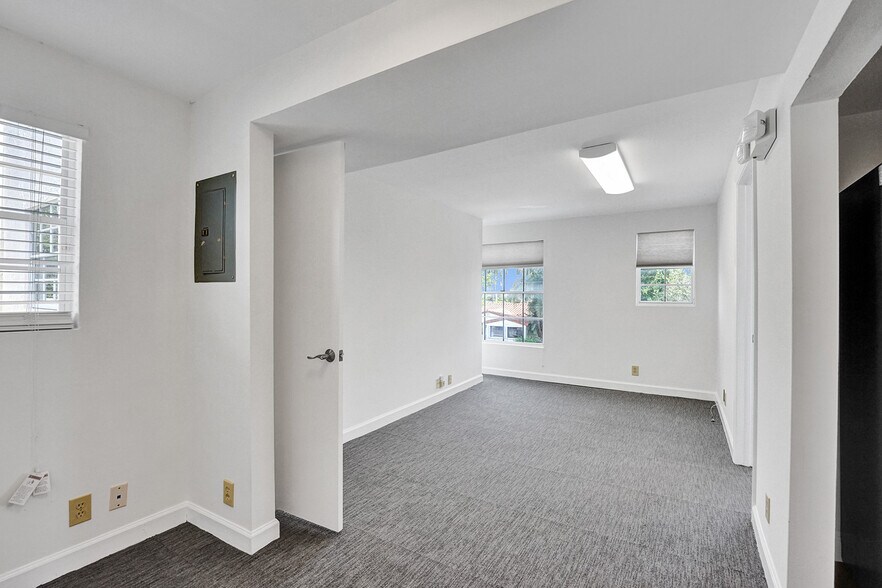 More Photos Of 1215 SE 2nd Ave, Fort Lauderdale Office For Lease