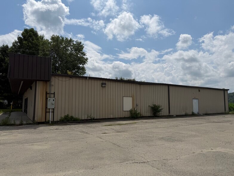 More Photos Of 404 Leech Ave, Saltsburg Freestanding For Lease
