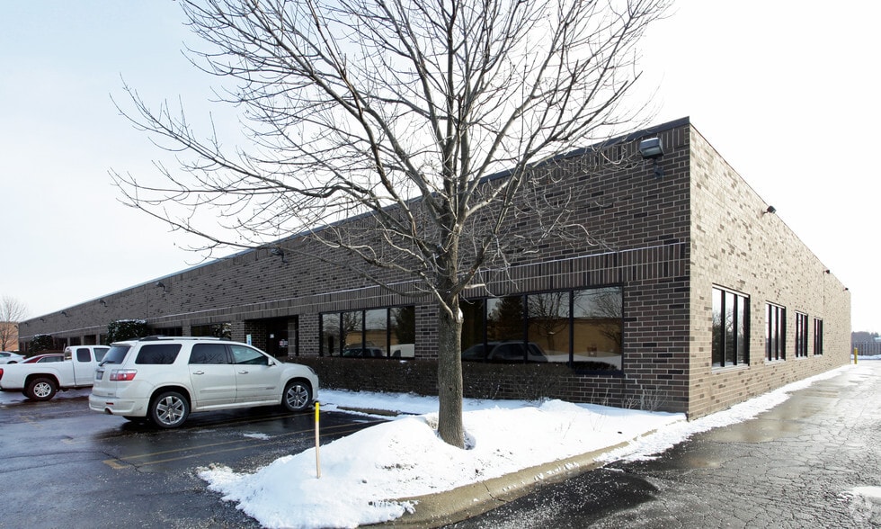 More Photos Of 250-270 Tubeway Dr, Carol Stream Flex For Lease