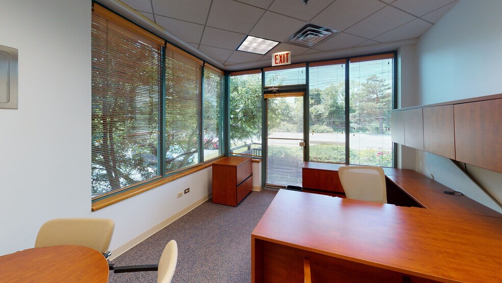 More Photos Of 1150 W Northwest Hwy, Mount Prospect Office For Sale