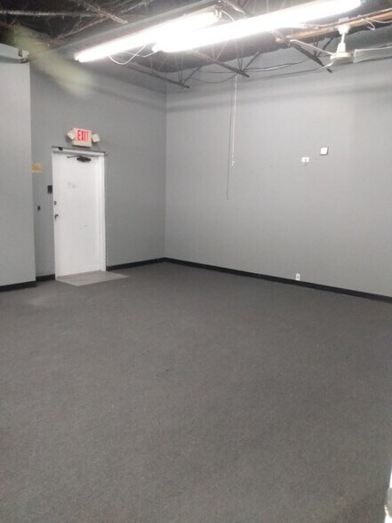 More Photos Of 4028-4030 NE 6th Ave, Oakland Park Warehouse For Lease