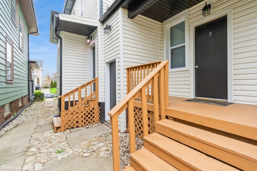 More Photos Of 1131 Erie St, Racine Apartments For Sale