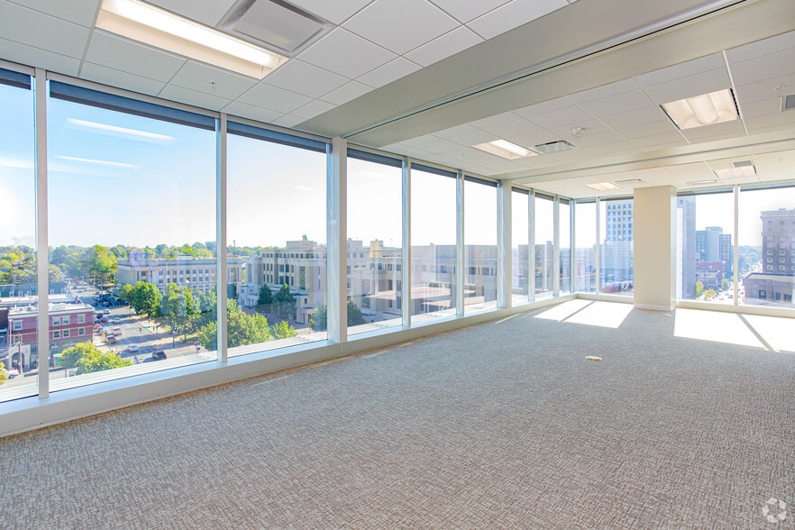 More Photos Of 100 W Main St, Lexington Office For Lease