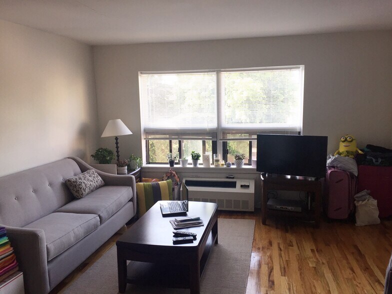 More Photos Of 340 Maple Ave, Westbury Apartments For Sale