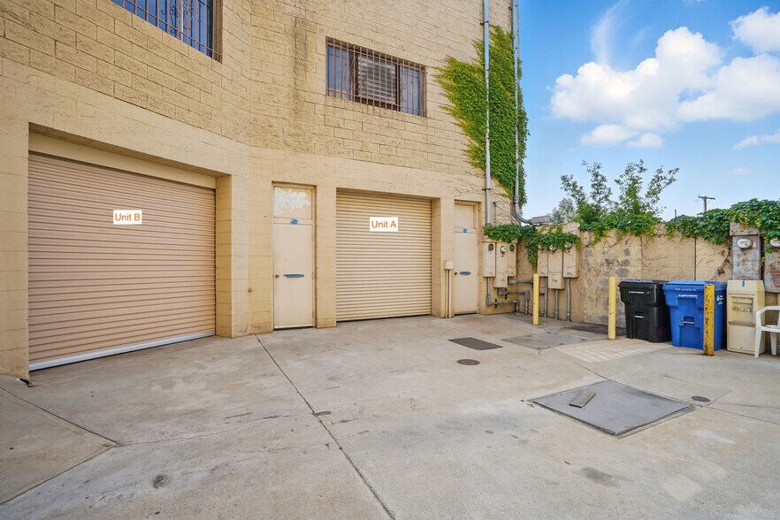 More Photos Of 3632 Foothill Blvd, La Crescenta Manufacturing For Sale