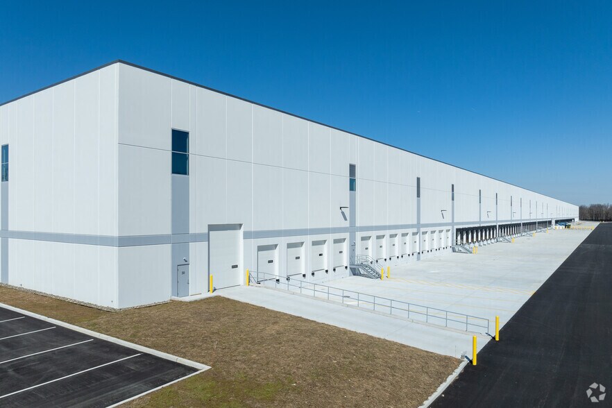 More Photos Of 85 Main St, Spotswood Manufacturing For Lease