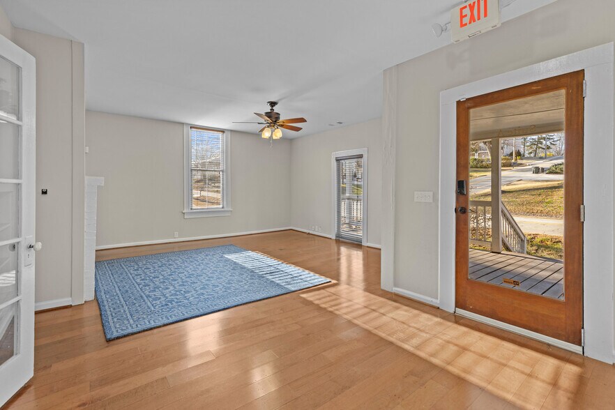 More Photos Of 90 E Moreno St, Buford Office Residential For Sale