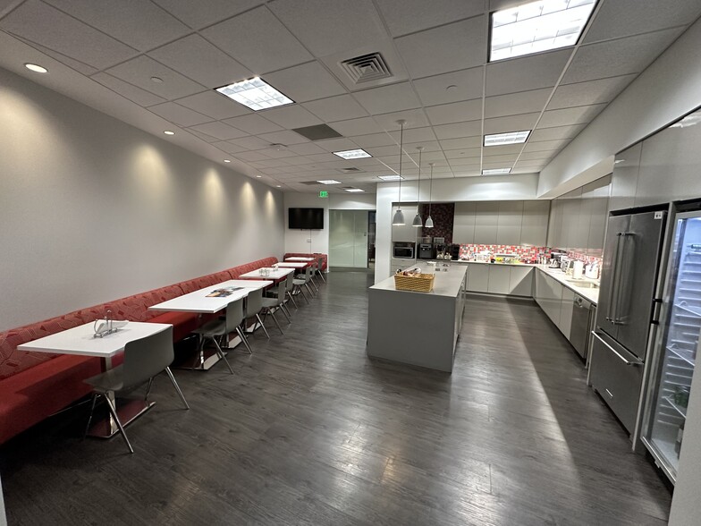 More Photos Of 3725 Champion Hills Dr, Memphis Office For Sale