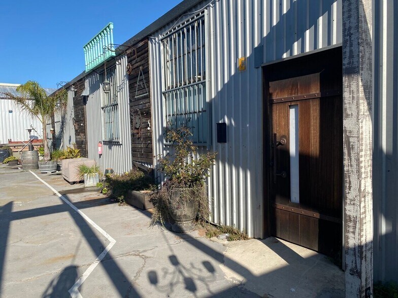 More Photos Of 725 Gilman St, Berkeley Manufacturing For Lease