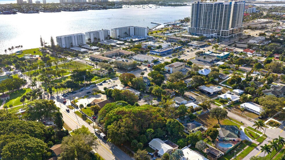 Primary Photo Of U.S. 1 @ Park Avenue, Lake Park Land For Sale