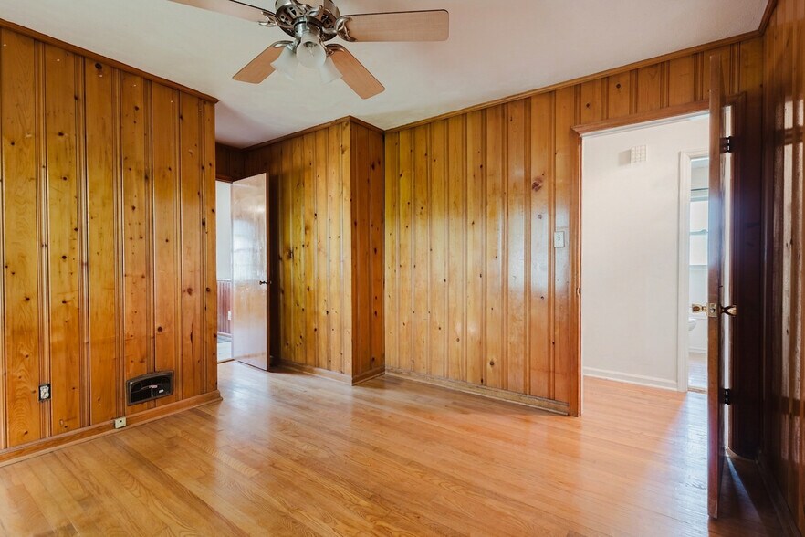 More Photos Of , Lexington Specialty For Sale