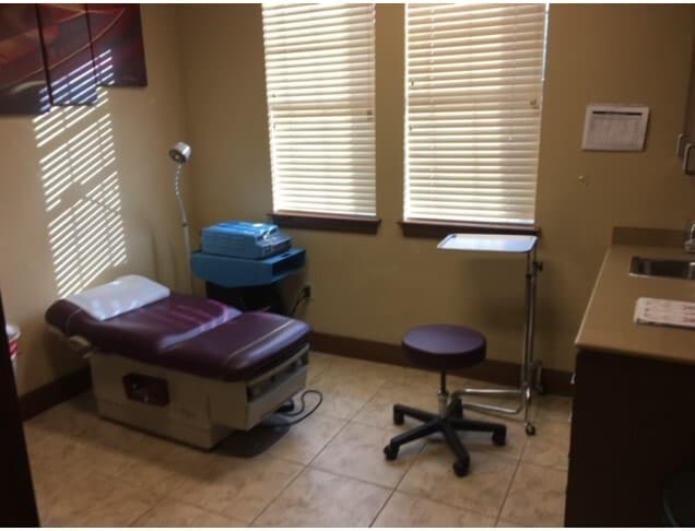 More Photos Of 1770 E Broad St, Mansfield Medical For Lease