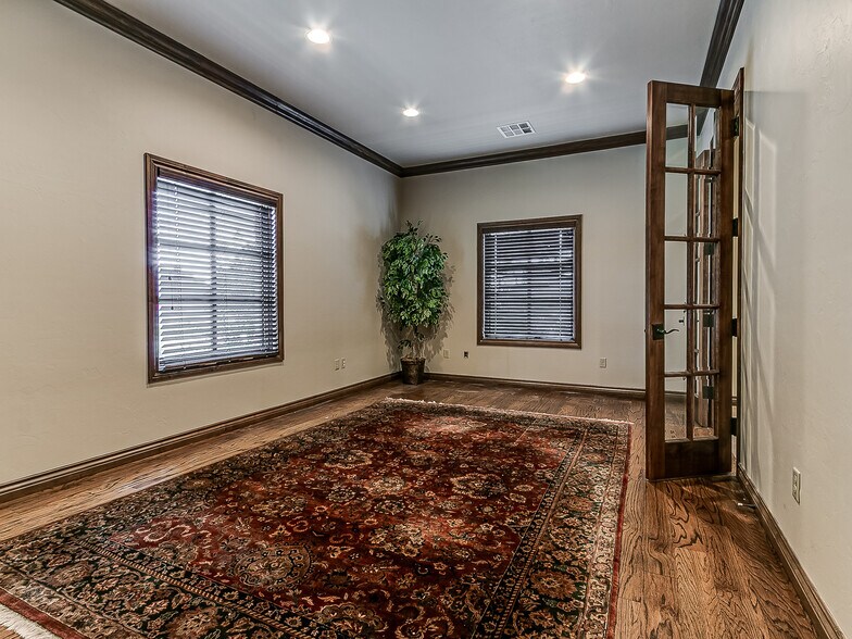 More Photos Of 2929 NW 156th St, Oklahoma City Office For Lease