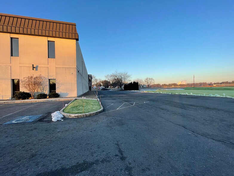 More Photos Of 5275 E Trindle Rd, Mechanicsburg Medical For Lease