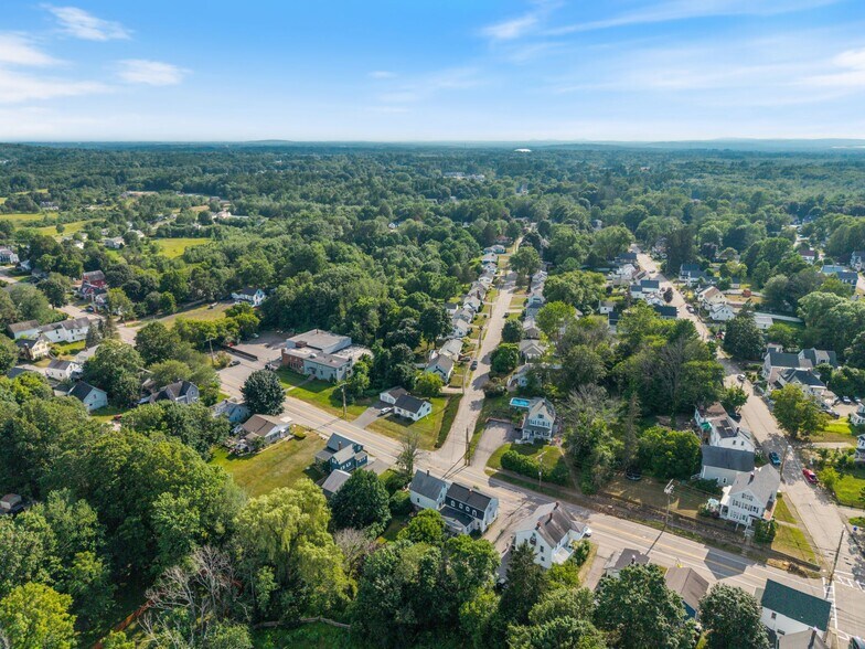 More Photos Of 140 Green St, Somersworth Apartments For Sale