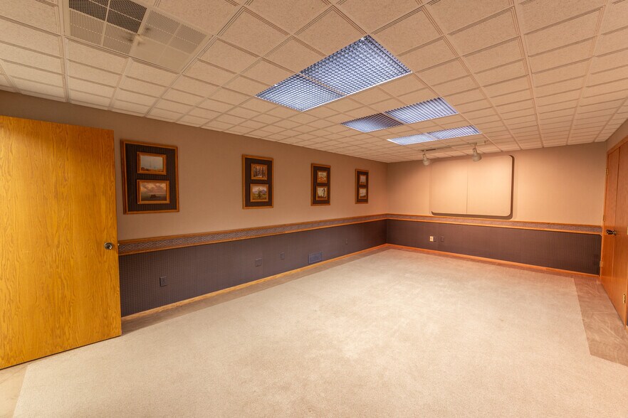 More Photos Of 605 Scott St, Wausau Office For Sale