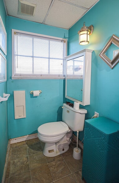 More Photos Of 411 S Jefferson St, Aberdeen Industrial For Sale