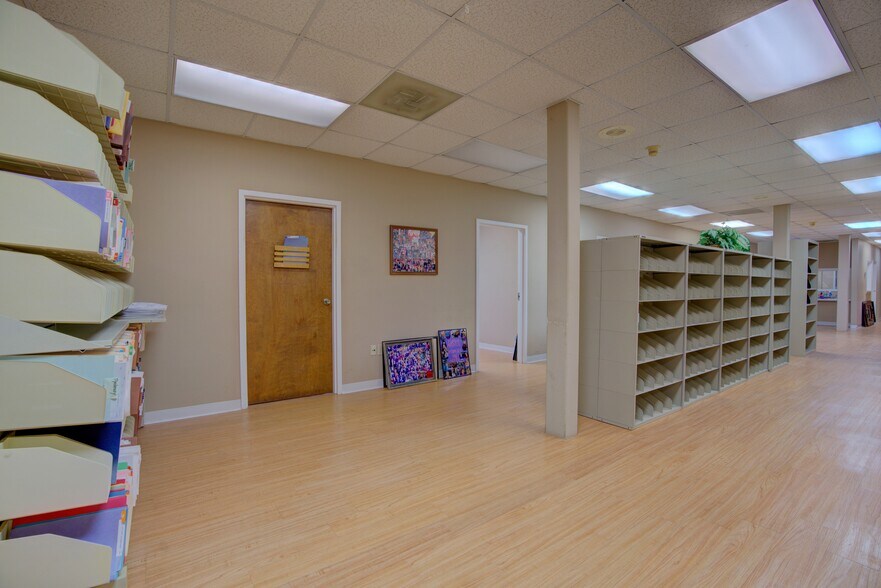 More Photos Of 315 W 10th St, Rome Medical For Sale