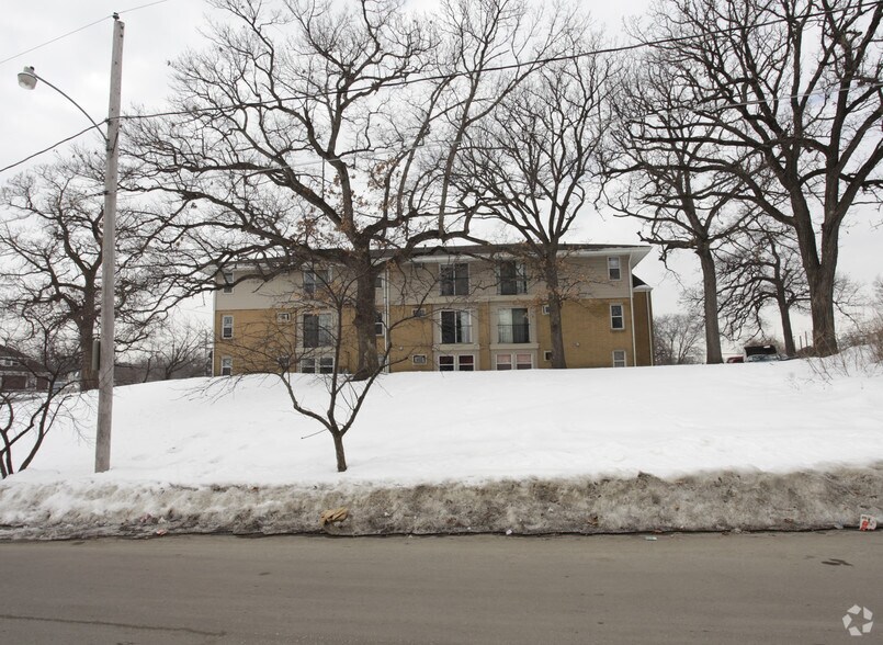 More Photos Of 421 College Ave, Des Moines Apartments For Sale