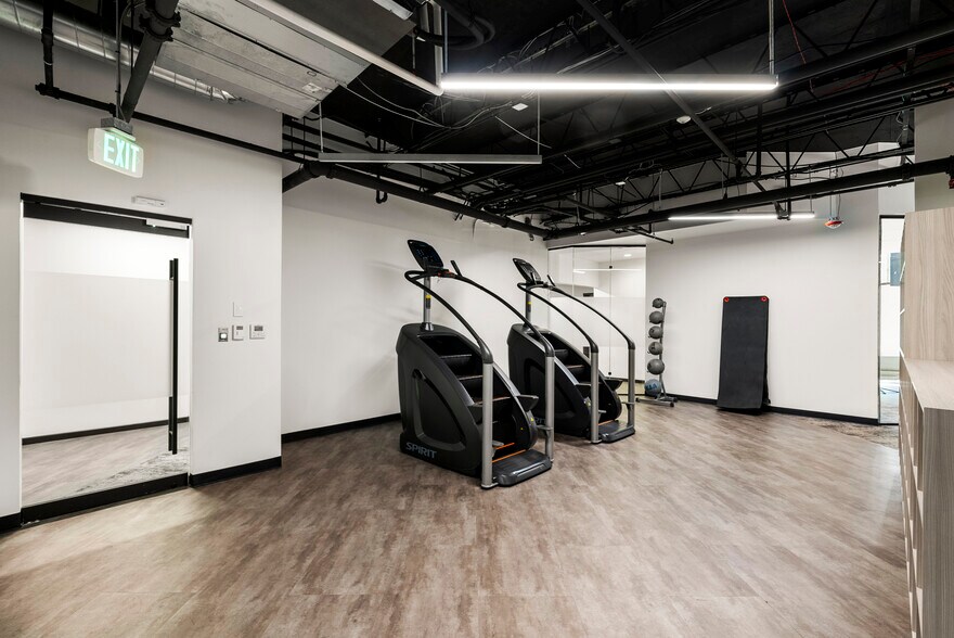 More Photos Of 400 W 48th Ave, Denver Office For Sale