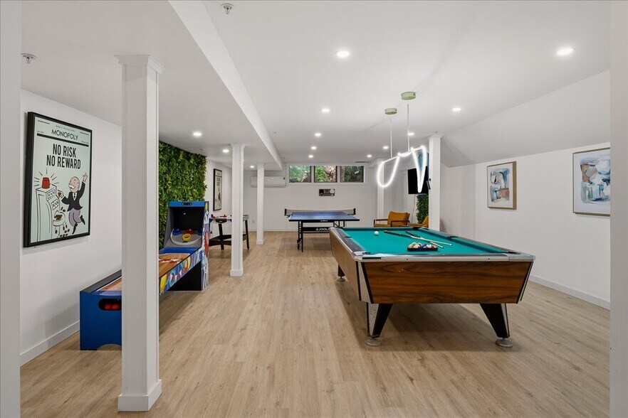 More Photos Of 112 Tawny Fox trl, East Stroudsburg Hospitality For Sale