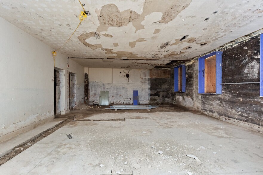 More Photos Of 200 S Green St, Georgetown Loft Creative Space For Sale