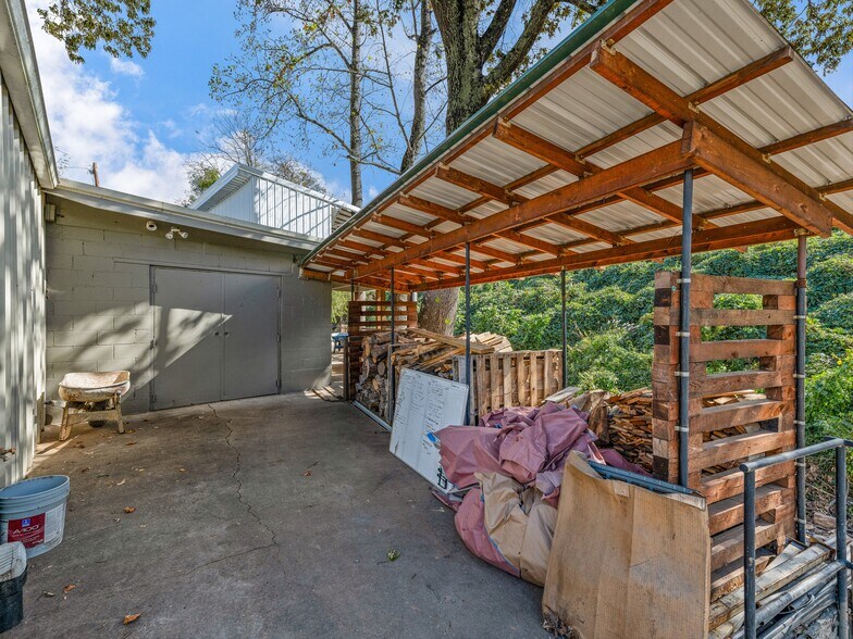 More Photos Of 24 Old County Home Rd, Asheville Light Distribution For Sale
