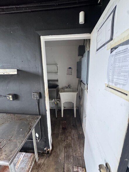 More Photos Of 6014 Kimberly Blvd, North Lauderdale Convenience Store For Sale
